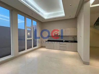 SPACIOUS 5BHK w. MAID ROOM | ROAD VIEW