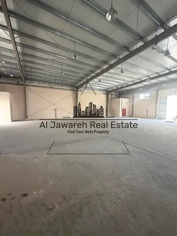 For Rent: A prime warehouse with five rooms for workers, suitable for all types of business activities, in the Emirate of Umm Al Quwain.