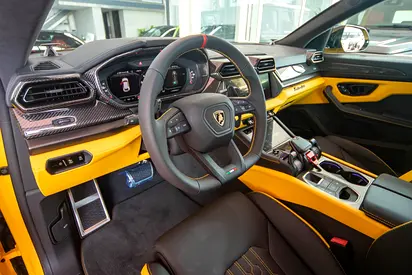 صورة 10 لـ 2025 Lamborghini URUS