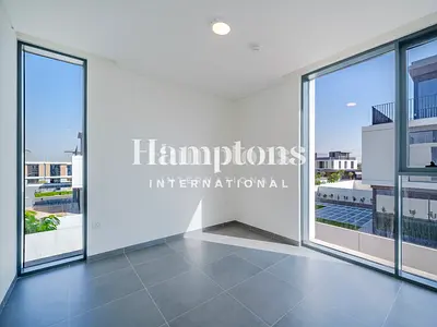 Single Row | Next to pool | Landscaped