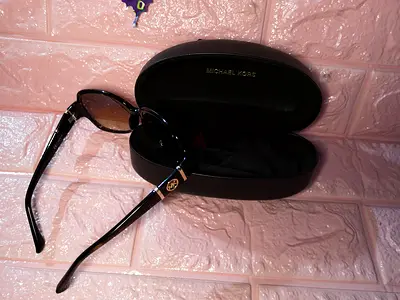 New Michael Kors women's sunglasses with hard case - black