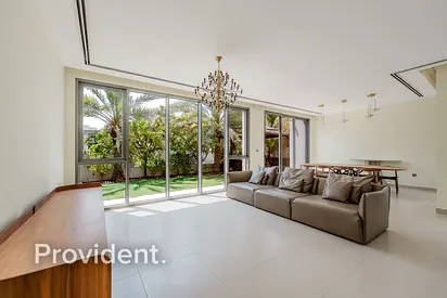 FURNISHED | PARK BACKING | VACANT