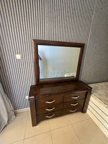 Solid Wood Dresser with Large Mirror - 6 Drawers