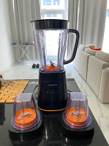 Kenwood Blender with Two Mini Chopper Jars - Good Condition