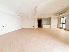 Specious 5 badroom villa with maid room and wardrobe and 2 kitchen in al hoshi price 175k