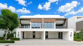 Closed Kitchen | Landscaped | Single Row