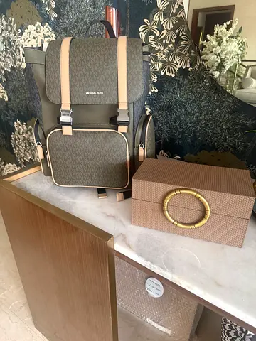 Micheal kors back pack