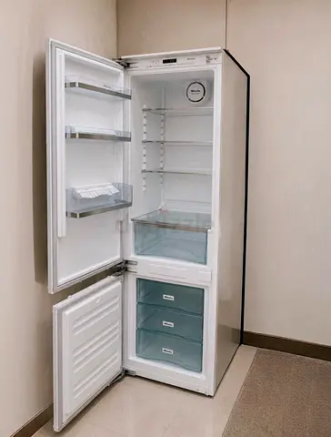 Miele Latest Built-In Refrigerator – Top Fridge & Bottom Freezer