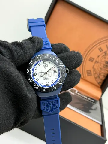 TAG HEUER formula 1 mens quartz watch