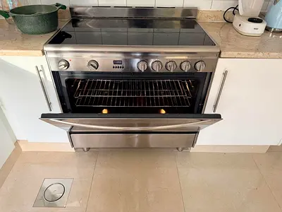 Smeg Electric Ceramic Cooking Stove 90cm