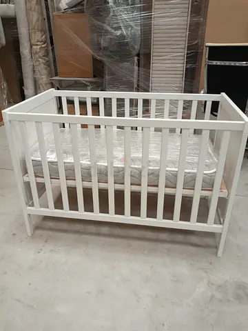 Baby Court bed