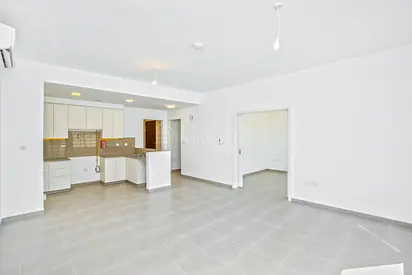 CORNER UNIT | LARGE PLOT | DIRECT ON POOL & PARK