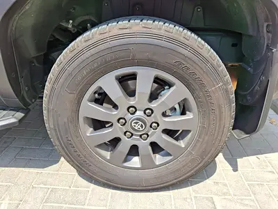 2025 Toyota PRADO — фото 10