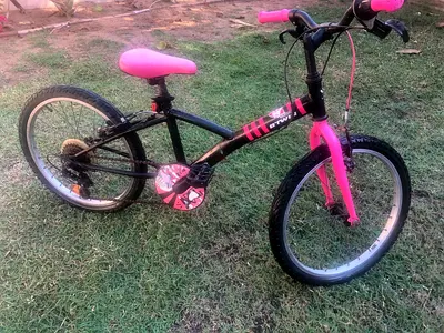 BTWIN (from Decathlon) Black & Pink Kids Bicycle - 20 inch, good condition