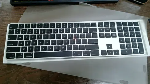 APPLE MAGIC KEYBOARD WITH TOUCH ID & NUMERIC KEYPAD MMMR3LL/A BLACK