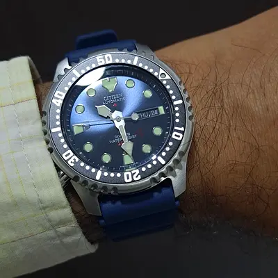 Citizen Automatic Dive Watch with Blue Dial and Rubber Strap