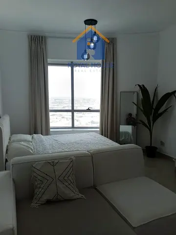 For sale: A well-sized studio apartment with a practical design, offering an excellent opportunity for real estate investment and a good return. Its s