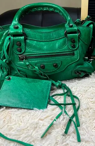 Green leather handbag with detachable pouch