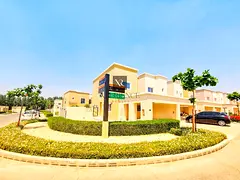SINGLE ROW/ LANDSCAPED GARDEN/ FAMILY COMMUNITY