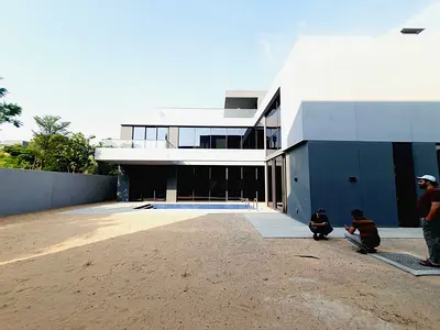Brand New 5 badroom villa with pool and very big terrace and garden price 330k