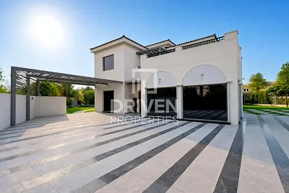 Upgraded | Corner Big Plot | Vacant on Transfer