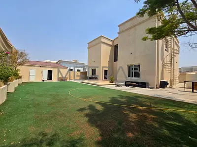 WELL MAINTIANED | SPACIOUS VILLA | DRIVER ROOM