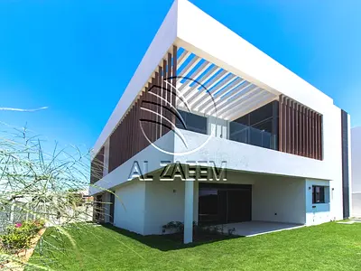 HOT | Upgraded with Pool | Landscaped | Corner