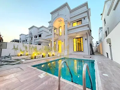 Classic villa in Al-Haliyo, 2 floors and a roof with a swimming pool - registration and ownership f