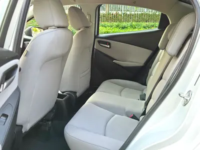 2019 Toyota YARIS — фото 9