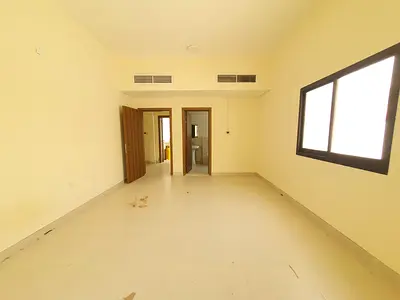 Hote offer 3 badroom very spacious villa with garden in al falaj price 105k
