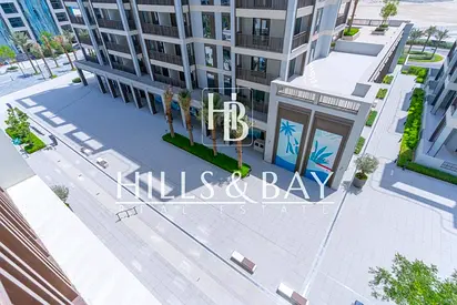 Modern 1BR | Spacious| Prime Location |Creek Beach