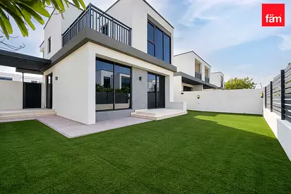 Very Well Maintained | Spacious | Bright | B2b