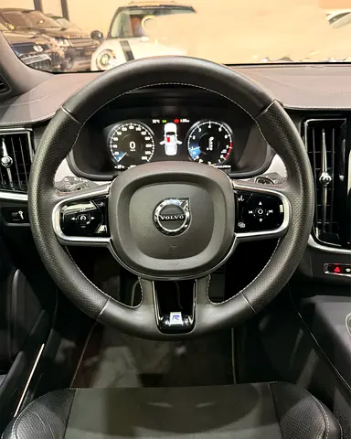 صورة 15 لـ 2019 Volvo S90