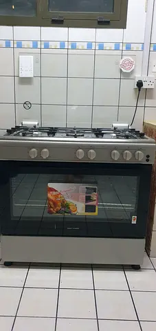 Stainless Steel 5-Burner Gas Range with Oven - Flawless Working Condition