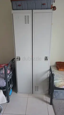 Single door steel locker cabinet