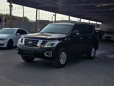 Nissan patrol... Model 2017...gcc specifications... Super clean