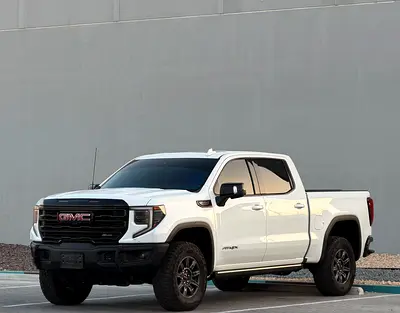 GMC AT4X MODEL 2025 Gcc paint original no accident  Under warranty 3 years or 100,000 km bin hmouda