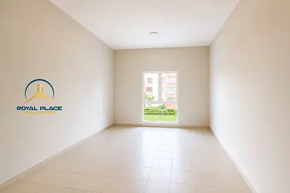 Studio | vacant | spacious close to metro