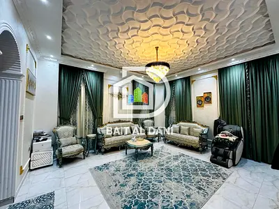 فيلا عصرية مكونة من طابقين وخمس غرف نوم رئيسية في حي الياسمين مع حديقة خاصة