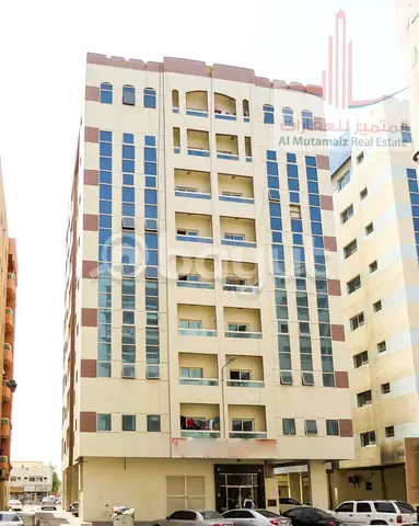 غرفة وصالة مع بلكون مساحةكبيرة موقع ممتاز قريب من جميع الخدمات بمبلغ 23 الف سنوياا