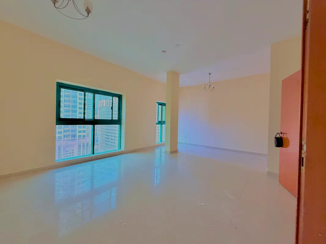 Very big 3bhk hot offer gym pool free very luxurious apartment 1master badroom