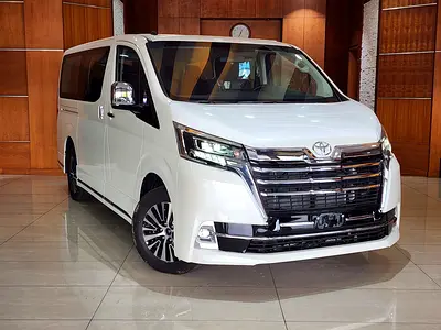 2026 Toyota GRANVIA — фото 3