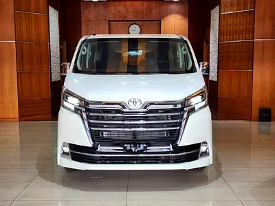 2026 Toyota GRANVIA — фото 5