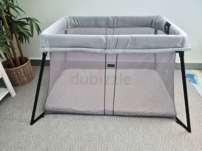 BabyBjörn Travel Cot – Excellent Condition