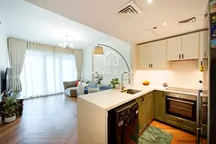 Stunning Upgraded 1-Bedroom Duplex | High Floor | Lake View | Fully Furnished