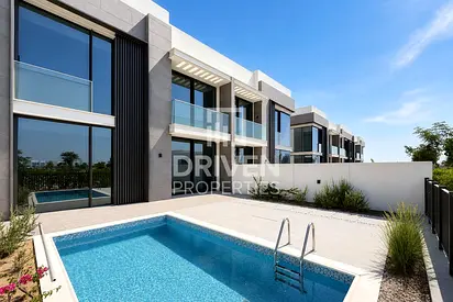 Luxury | Direct to Marina | Single Row | Vacant
