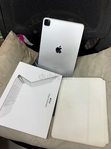 Apple ibad pro 11 inch M2 128GB with keyboard magic from Apple