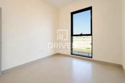Community View | Brand New | 1BR Ready to Move In