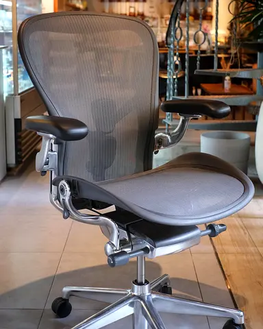 Herman Miller Aeron Remastered Chair Polished - Size C