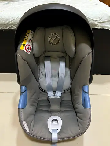 Used infant car seat / baby carrier - good condition